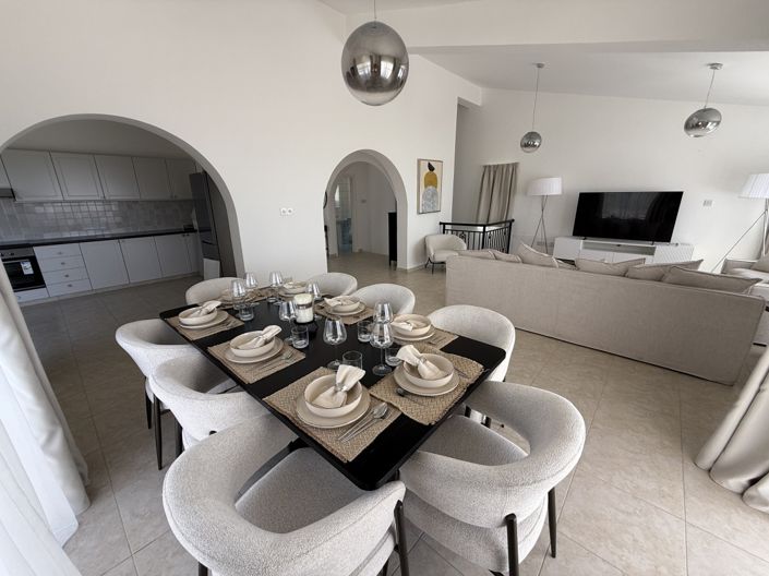 Image No.10-6 Bed Villa for sale