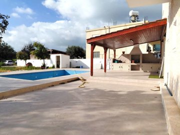 Detached Villa For Sale  in  Tremithousa