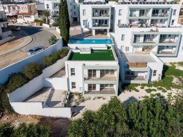 Apartment For Sale  in  Peyia