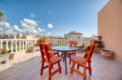 Penthouse For Sale  in  Kato Paphos - Universal