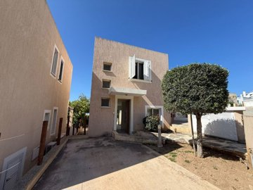Detached Villa For Sale  in  Chlorakas