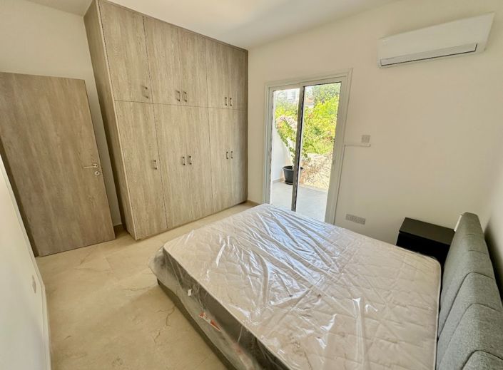 Image No.9-2 Bed Townhouse for sale