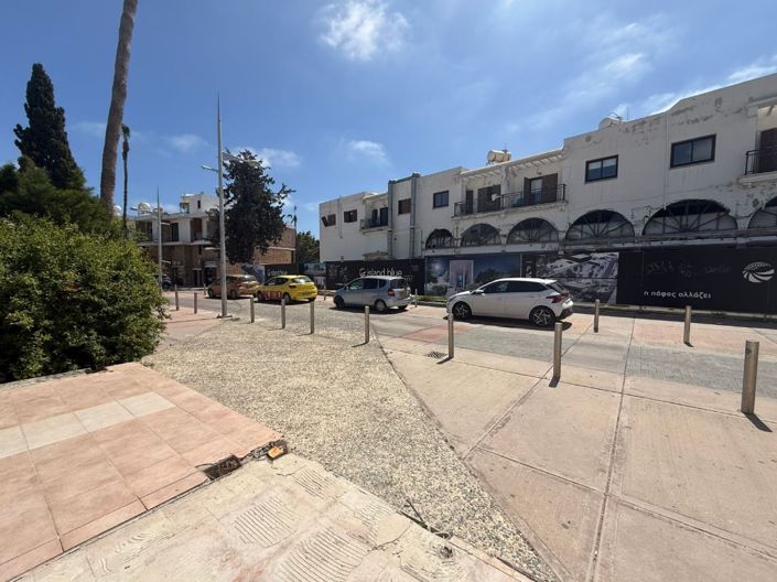 Image No.2-Commercial à vendre à Kato Paphos