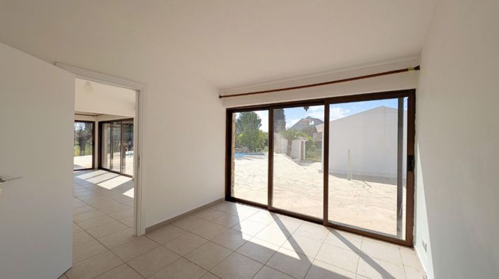 Image No.3-3 Bed Villa for sale