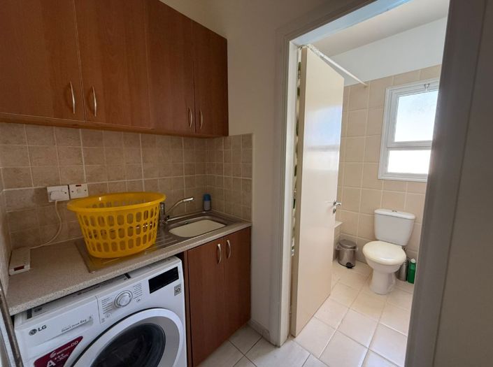 Image No.9-2 Bed Townhouse for sale