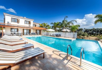 Detached Villa For Sale  in  Peyia - St. George