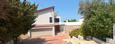 Detached Villa For Sale  in  Geroskipou