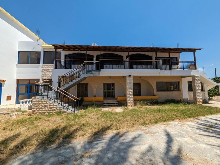 Image No.8-20 Bed Property for sale
