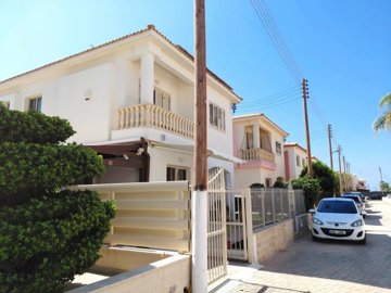 Detached Villa For Sale  in  Mandria