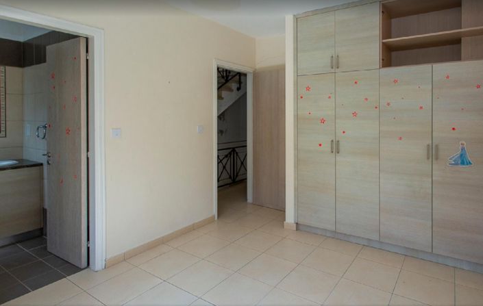 Image No.6-2 Bed Townhouse for sale