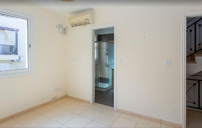 Image No.7-2 Bed Townhouse for sale