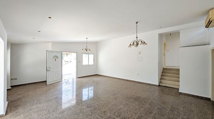 Image No.2-4 Bed Villa for sale