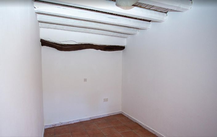Image No.8-2 Bed Villa for sale