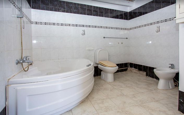 Image No.9-2 Bed Villa for sale