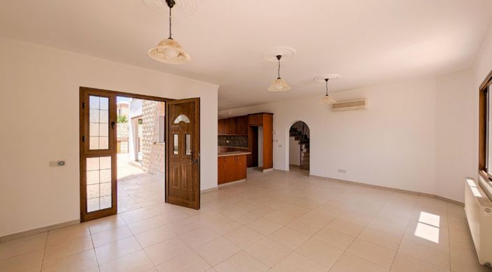 Image No.2-4 Bed Villa for sale