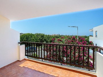 Townhouse For Sale  in  Chlorakas