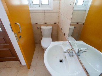 Townhouse For Sale  in  Chlorakas