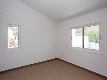 Townhouse For Sale  in  Chlorakas