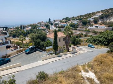 Detached Villa For Sale  in  Peyia