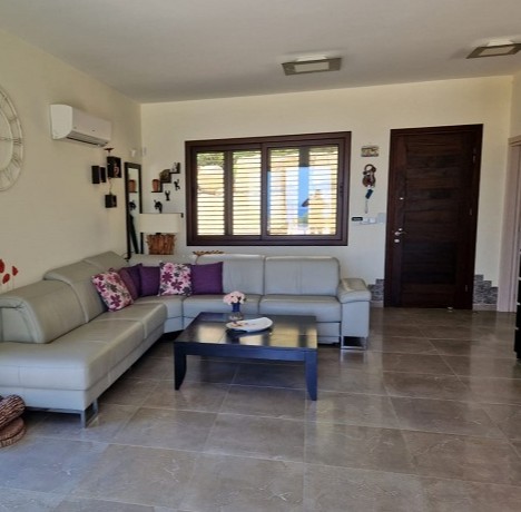 Image No.3-3 Bed Villa for sale