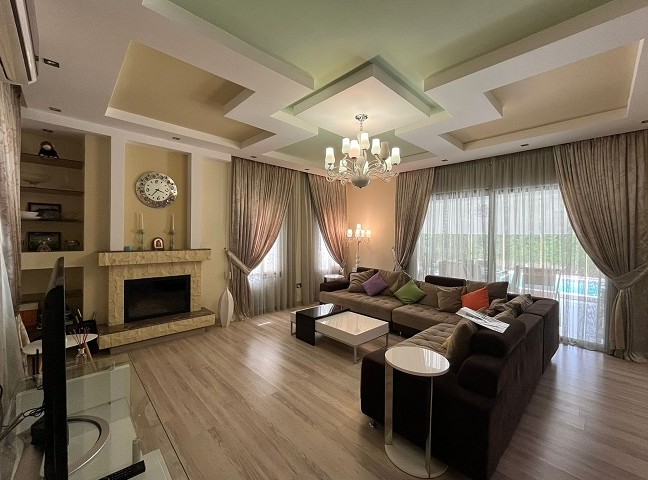 Image No.3-Villa for sale