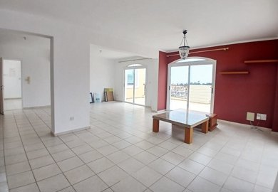 Penthouse For Sale  in  Kato Paphos - Universal