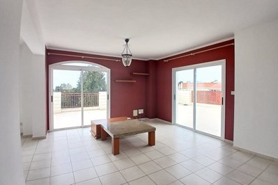 Penthouse For Sale  in  Kato Paphos - Universal