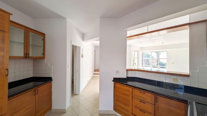 Image No.5-3 Bed Villa for sale
