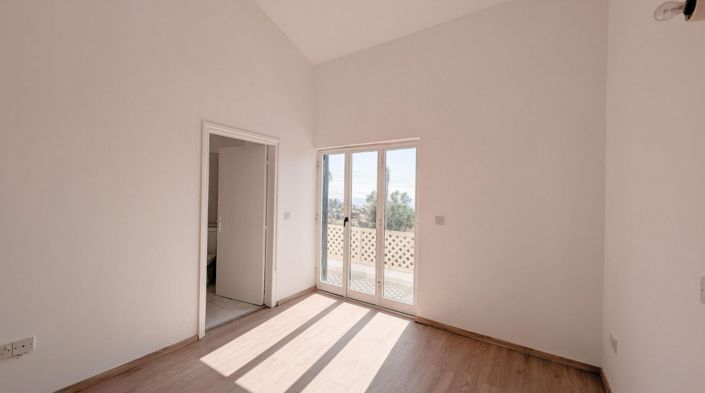 Image No.8-3 Bed Villa for sale