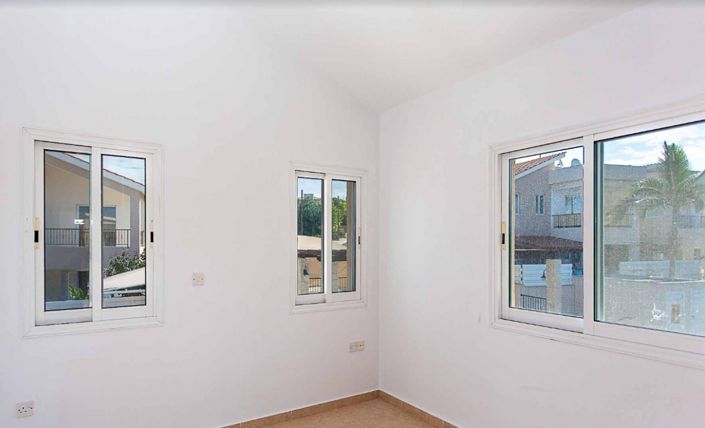 Image No.8-3 Bed Apartment for sale