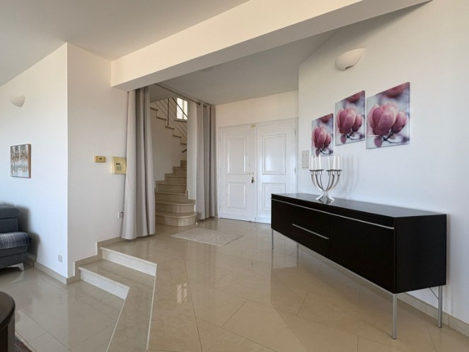 Image No.2-3 Bed Villa for sale