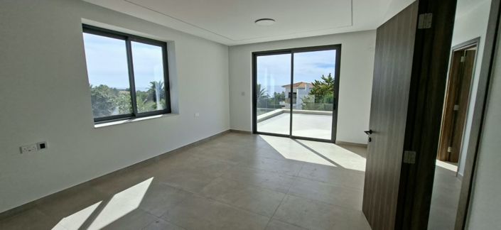 Image No.10-5 Bed Villa for sale