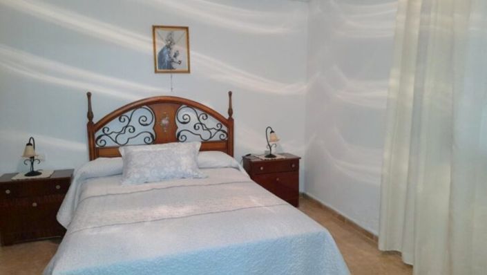 Image No.7-3 Bed Country Property for sale