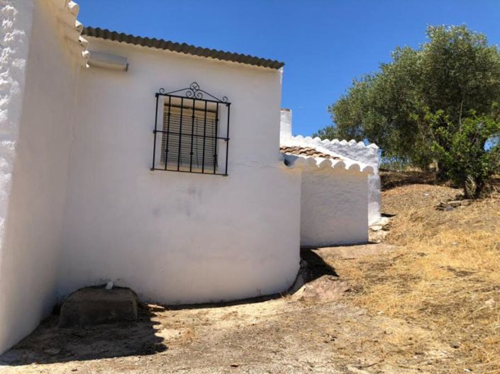 Image No.17-2 Bed Country Property for sale