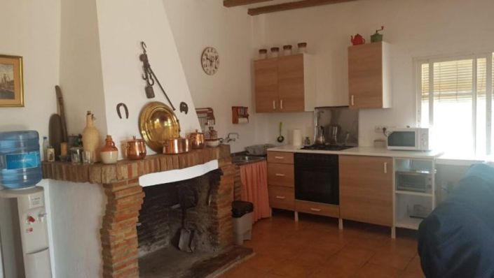 Image No.2-3 Bed Country House for sale
