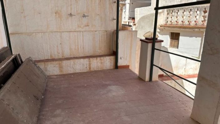 Image No.8-3 Bed Village House for sale