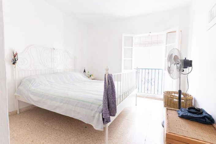 Image No.11-2 Bed Property for sale
