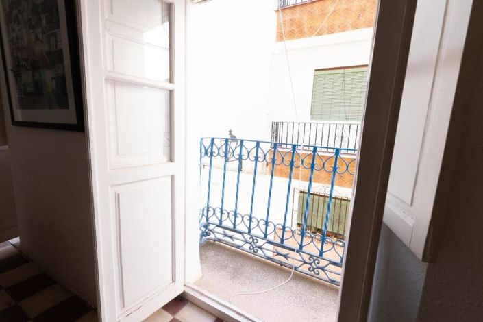 Image No.13-2 Bed Property for sale
