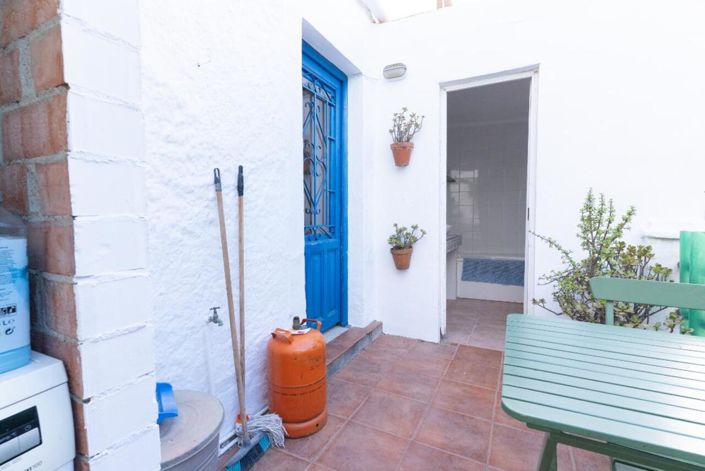 Image No.16-2 Bed Property for sale