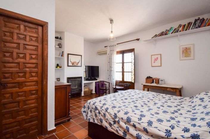 Image No.12-4 Bed Cortijo for sale