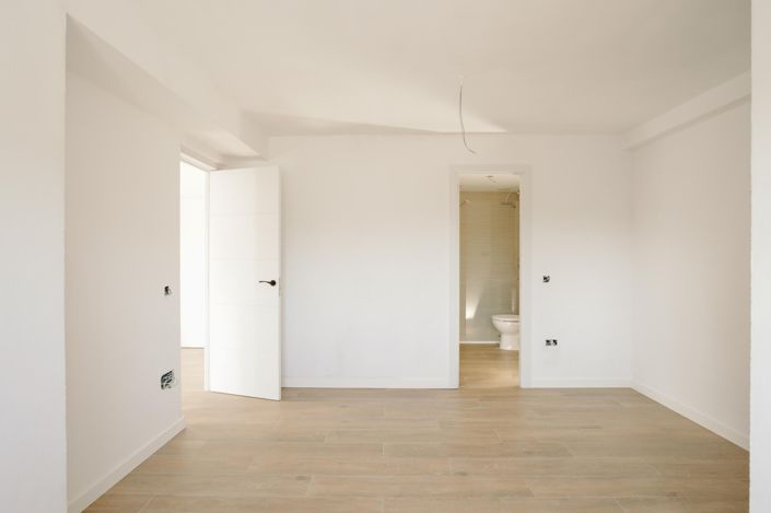 Image No.13-4 Bed Country House for sale