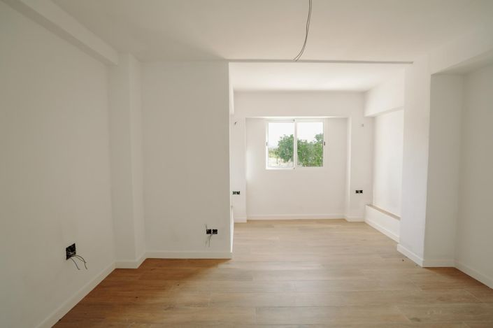 Image No.16-4 Bed Country House for sale
