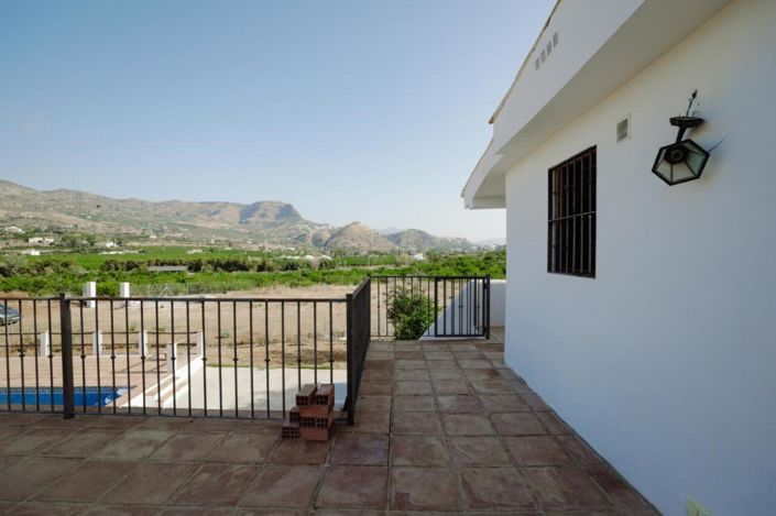 Image No.22-4 Bed Country House for sale