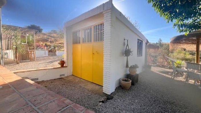 Image No.20-4 Bed Country Property for sale