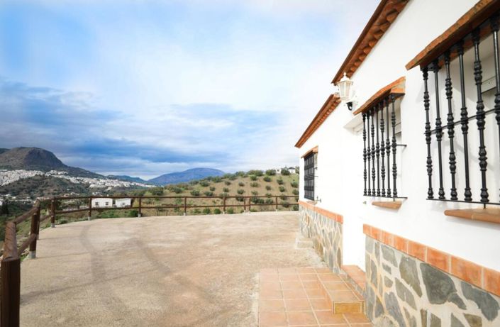 Image No.27-3 Bed Villa for sale
