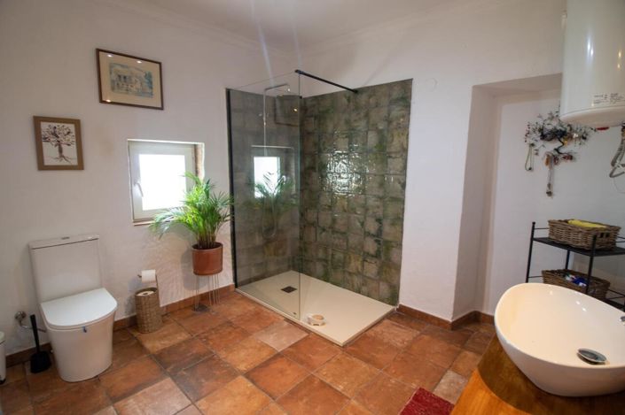 Image No.11-2 Bed Country Property for sale