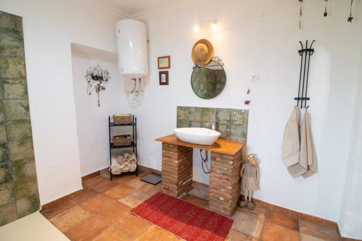 Image No.12-2 Bed Country Property for sale
