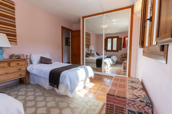 Image No.17-4 Bed Country Property for sale