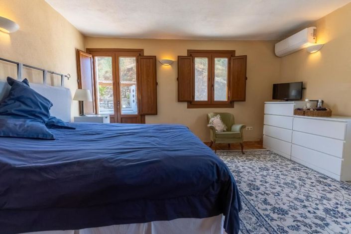 Image No.18-4 Bed Country Property for sale