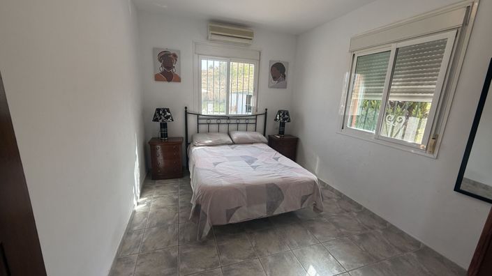 Image No.7-2 Bed Country House for sale